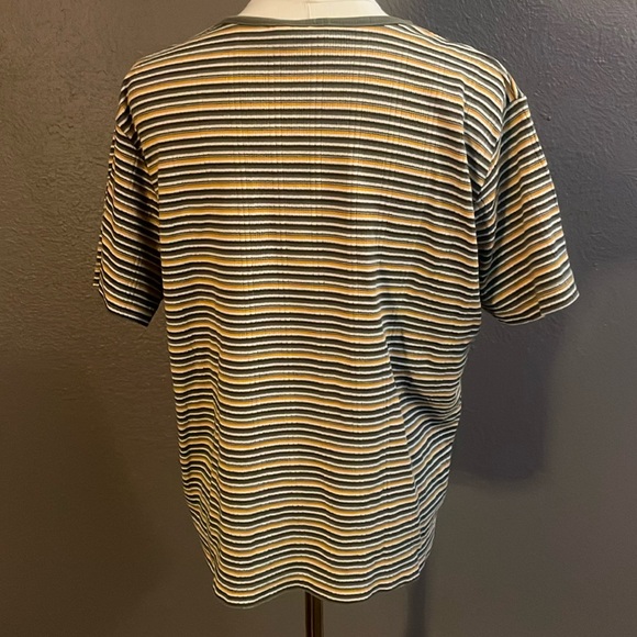 Vintage Basic Editions Tee - Picture 9 of 13